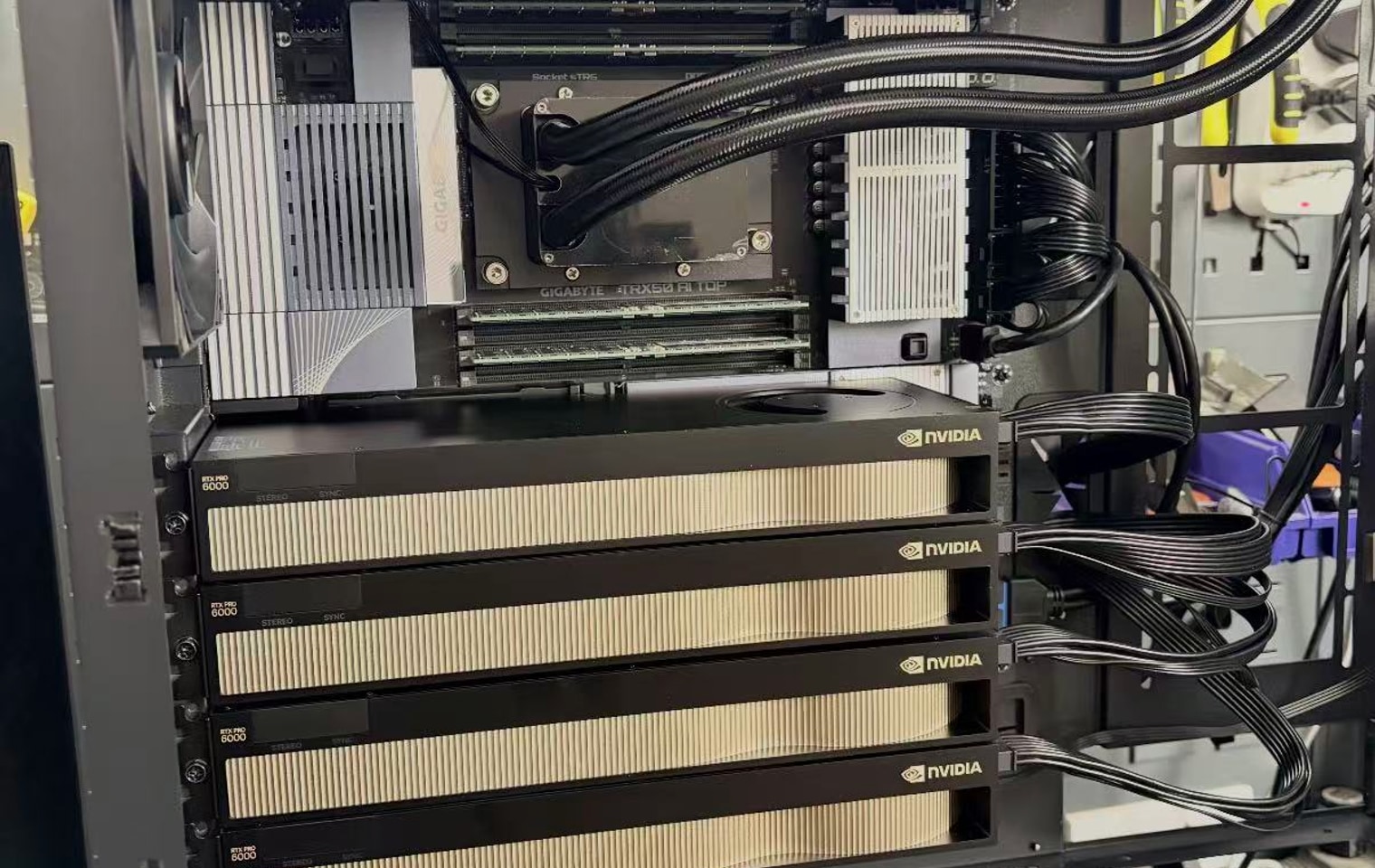 Open GPU server chassis with multiple accelerator cards and internal cabling